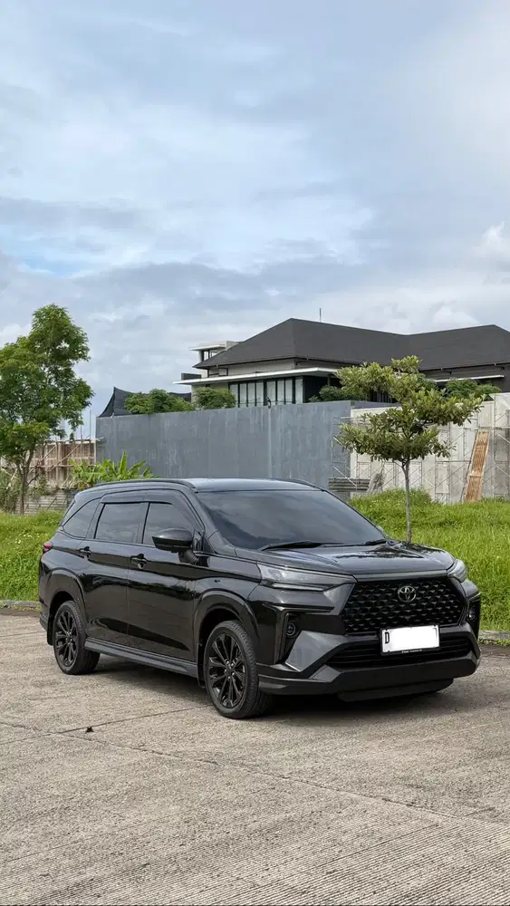 Toyota avanza Veloz Q at 2024 hitam