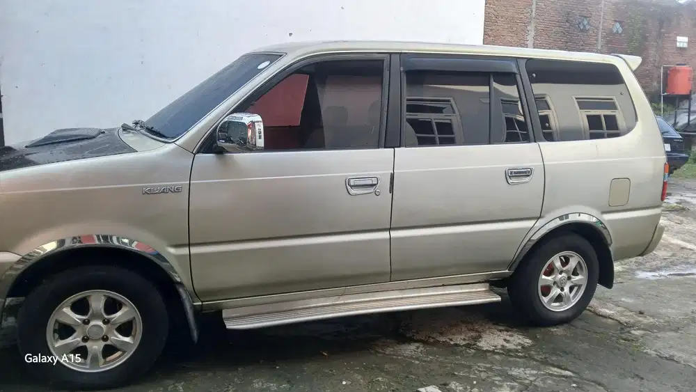 Toyota Kijang 2003 Bensin
