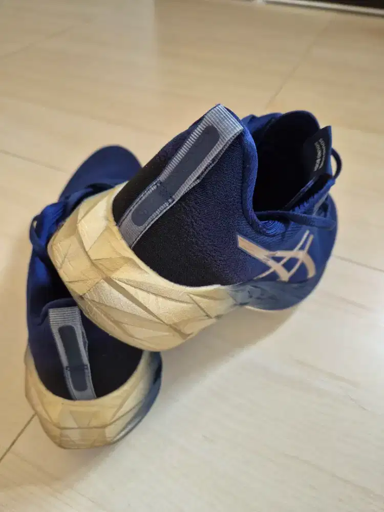 MURAHH!!  2 SEPATU ASICS / NEW BALANCE