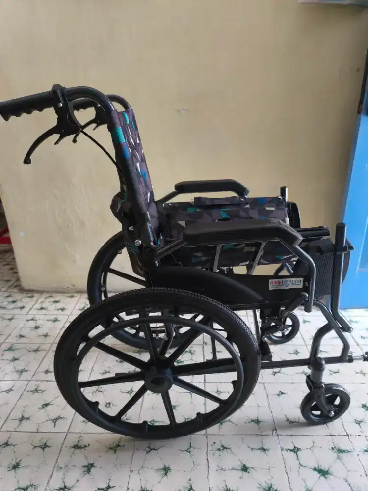 Kursi Roda kondisi seperti Baru