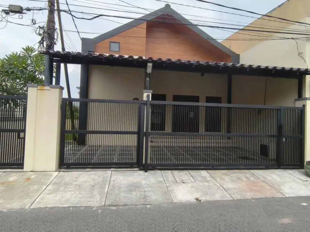 Dijual Rumah Baru Gress, Siap huni !! lingkungan nyaman dan aman MANUKAN SBY Barat