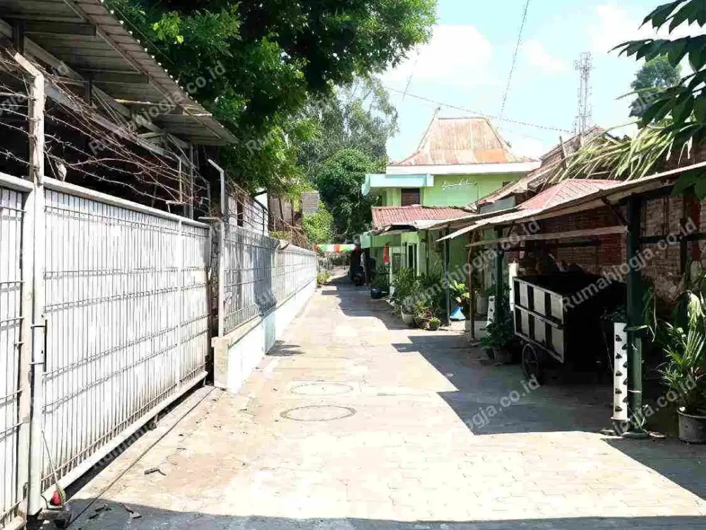 tanah istimewa bonus bangunan kost Utara kampus UNY premium