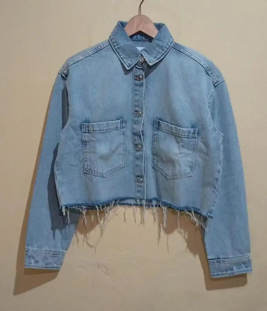 ZARA CROP TOP RIPPED JEANS WOMAN