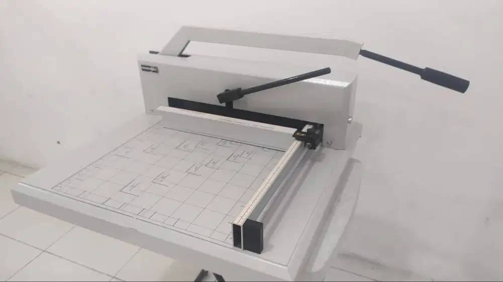 Mesin Pemotong Kertas Innovatec 888 – Presisi, Kuat & Tahan Lama