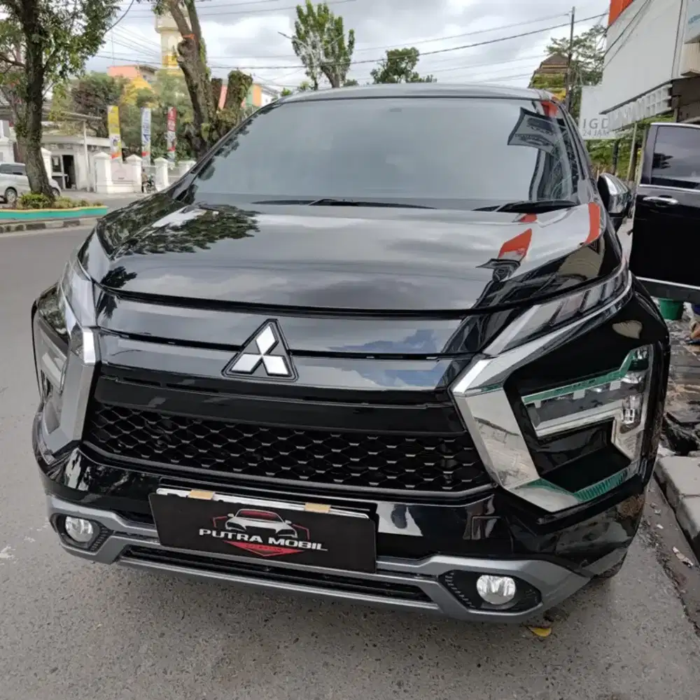 Mitsubishi Xpander Ultimate Facelift CVT 2022 Hitam