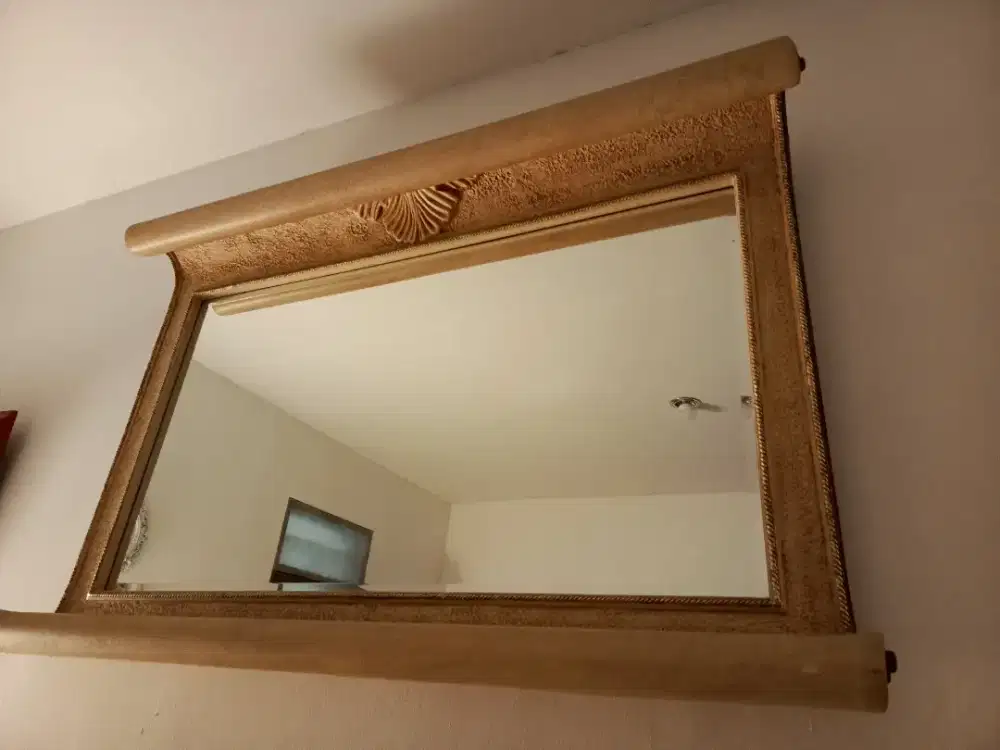 Pajangan kaca ukir mewah klasik