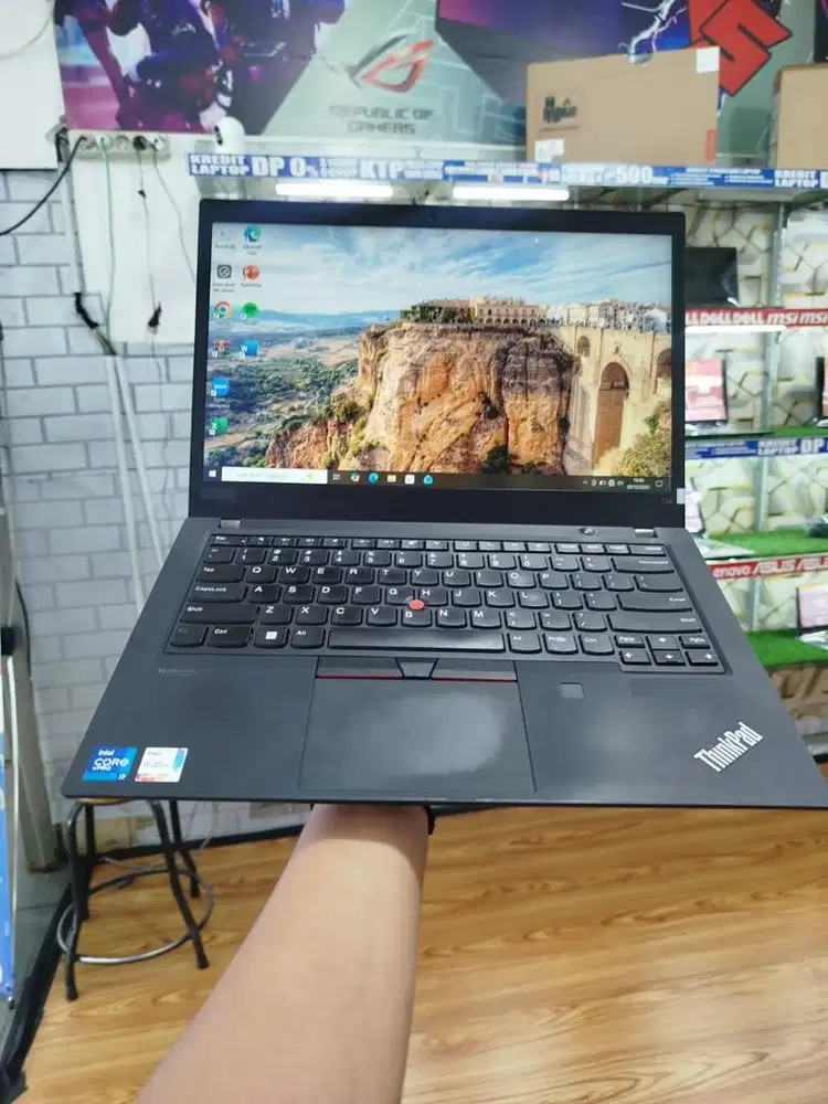 Lenovo ThinkPad T14 GEN2 CORE i7 gen 11 16/512GB Cocok buat kuliah