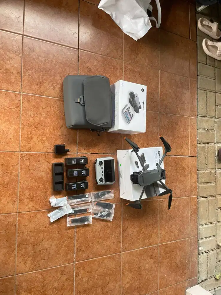 DJI Mavic 3 pro fly more