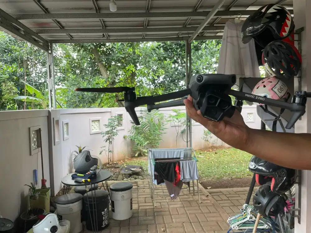 DJI Mavic 3 pro fly more