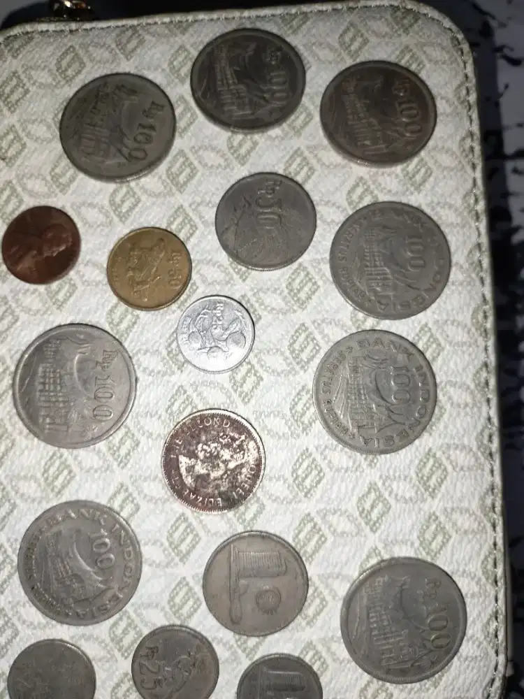 Banyak uang coint Indonesia 1971an dan beberapa uang coint luar
