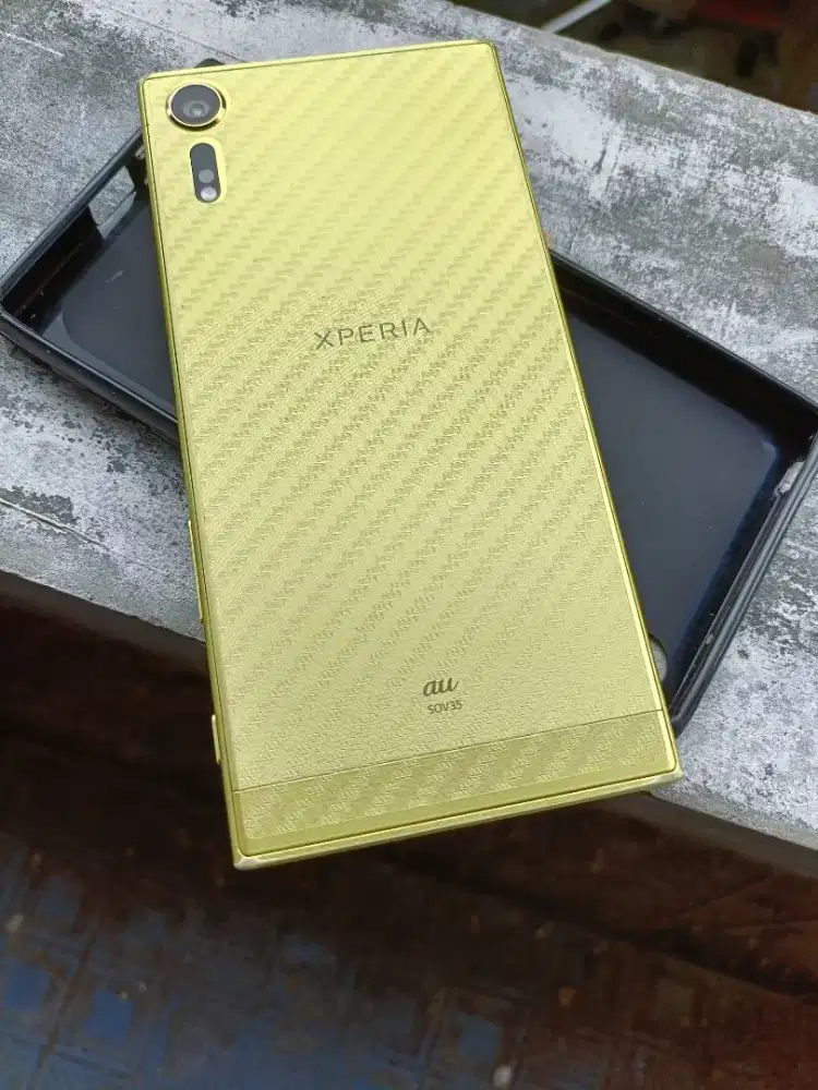 Xperia xzs gold