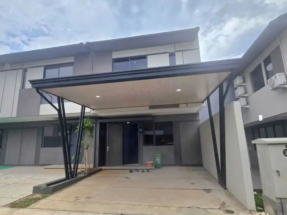 Disewa Unit baru sudah ada 4x unit ac, kanopi carport & belakang ,Gorden, Dapur baru, kaca Flim 3 KT, 3KM di Park Serpong.