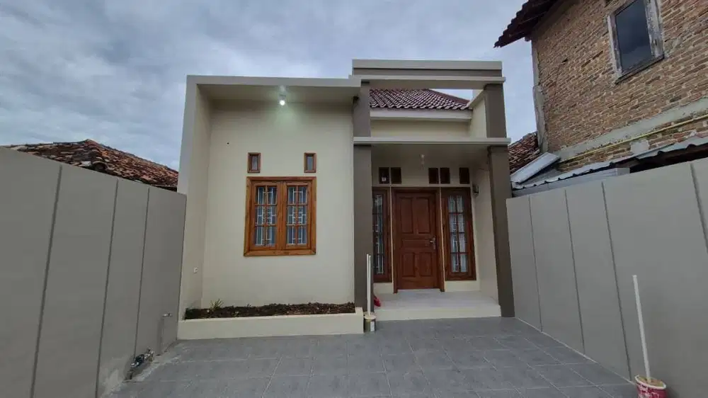 Disewakan Rumah Siap Huni Tengah Kota, Bebar Banjir, dan Akses Mobil!