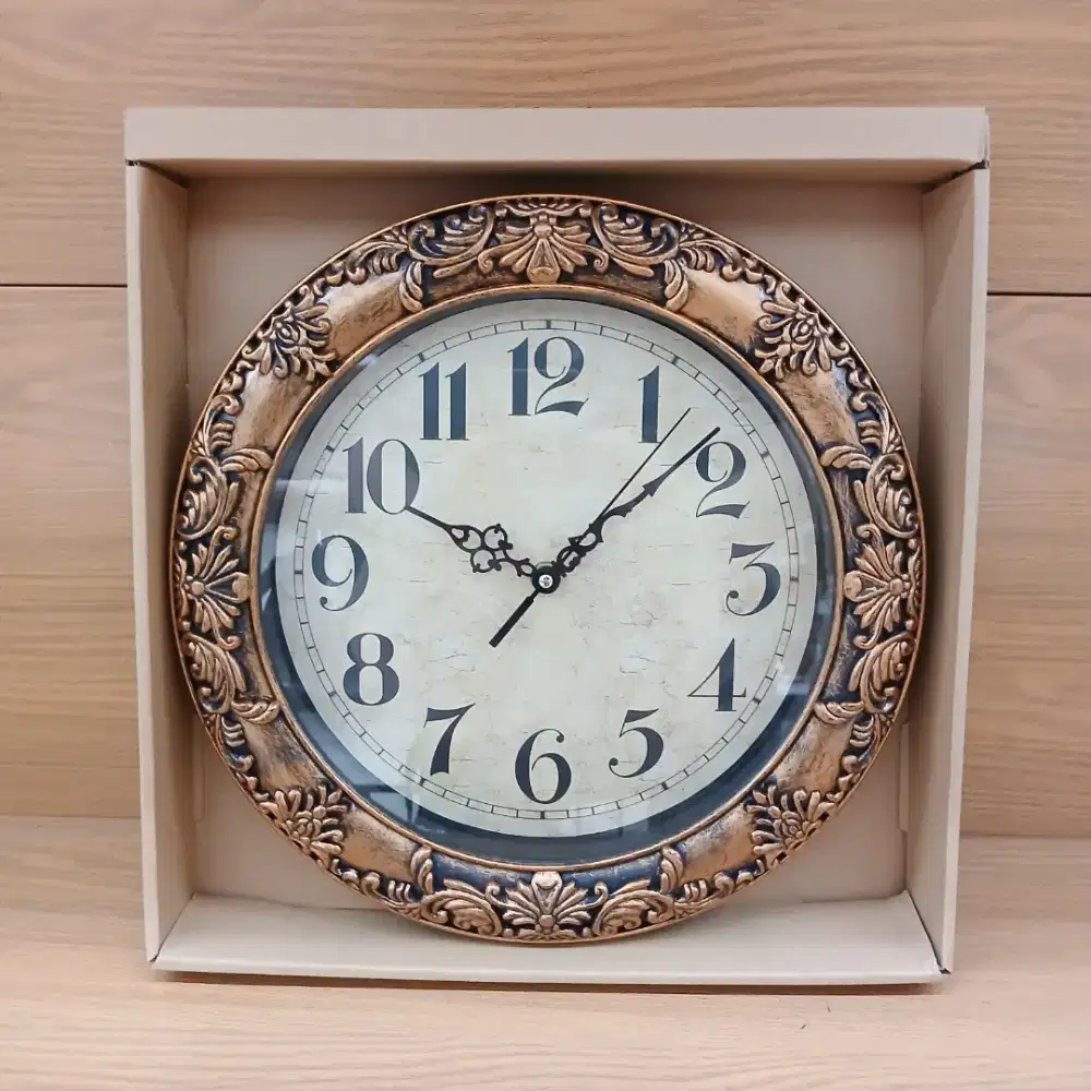 Jam dinding model bulat