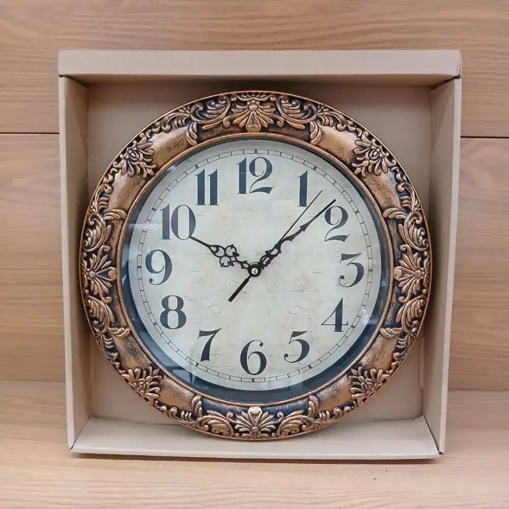 Jam dinding model bulat