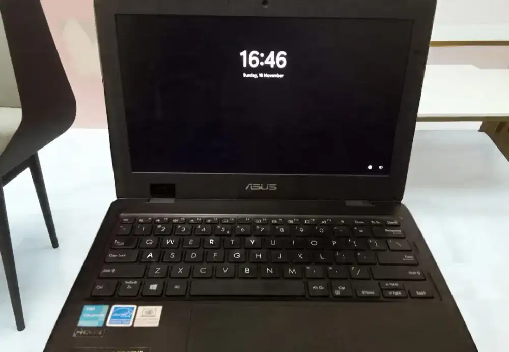 Dijual laptop **ASUS BR1100**