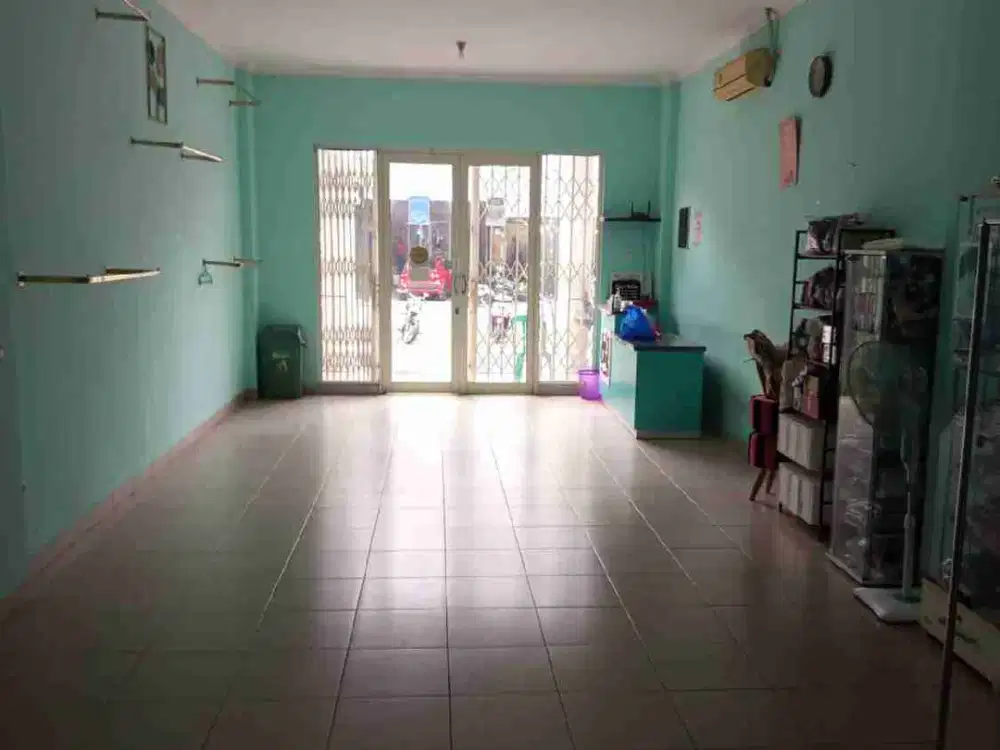 Di Sewakan Ruko  Siap Pakai  Di jalan Boulevard,  grand galaxy,  Bekasi.