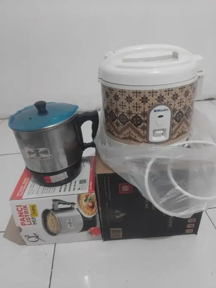 Rice coker dan alat masak mie