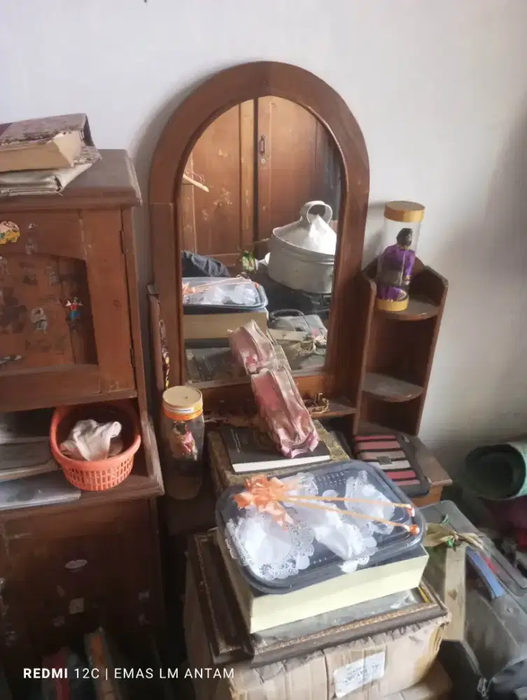 Meja Rias Kayu Jati Ada Bagian Minus Sip