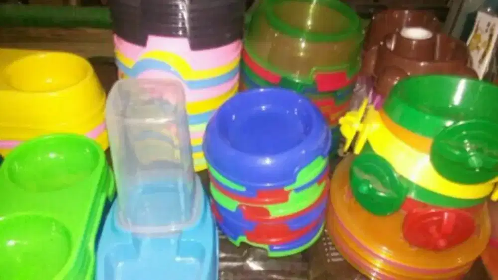 Tempat Makan Minum Kucing