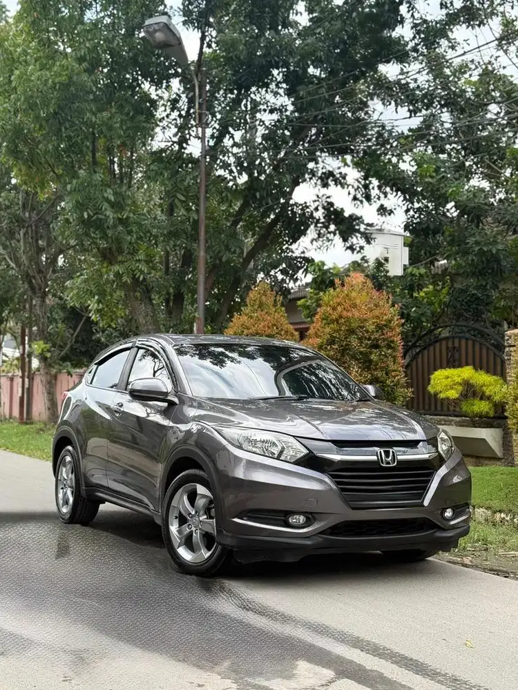 (DP 25 JUTA) HRV 1.5 E CVT 2017 TV Besar Grey HRV 2018