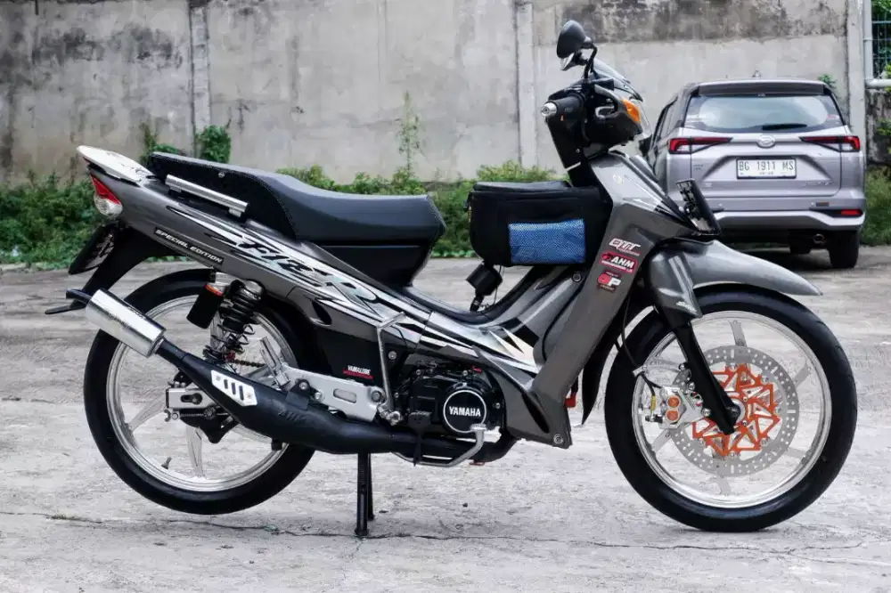 YAMAHA F1ZR 2002 FULLCLUCTH