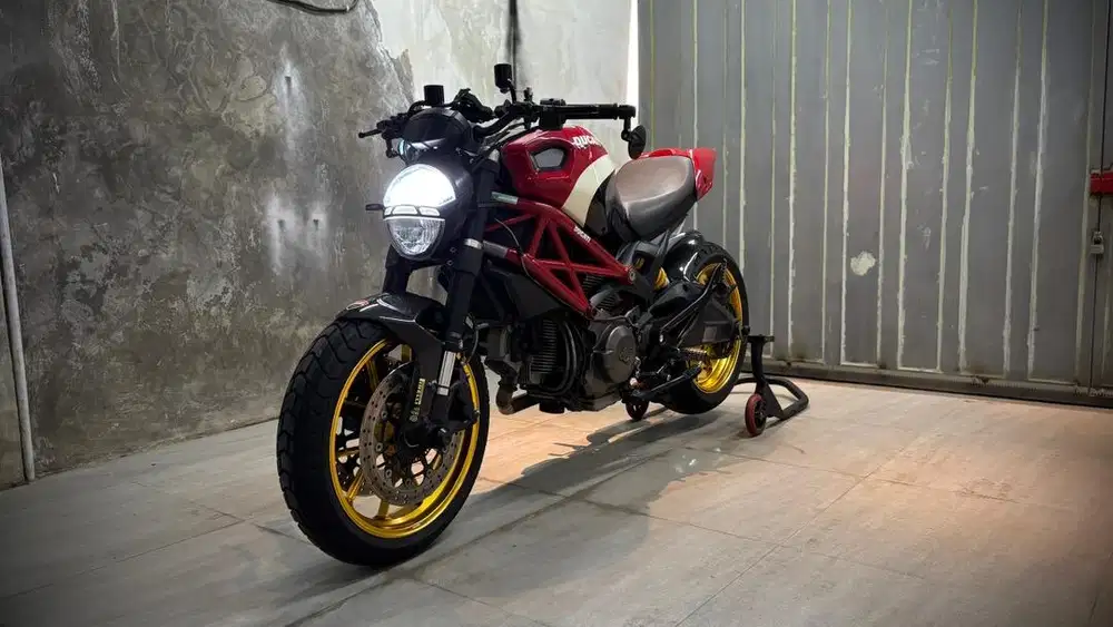 Full modif 2013 Ducati monster 795 corse