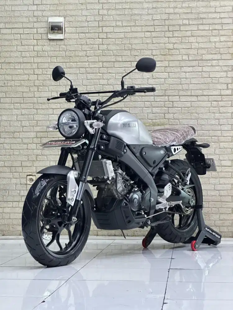 ODO 2RB‼️ Yamaha XSR 155 2022 Silver Termurah - Dava Mustika