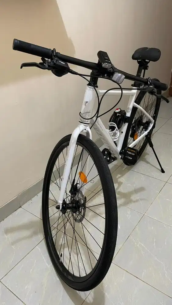 Sepeda Hybrid Element Montreal Shimano Cues