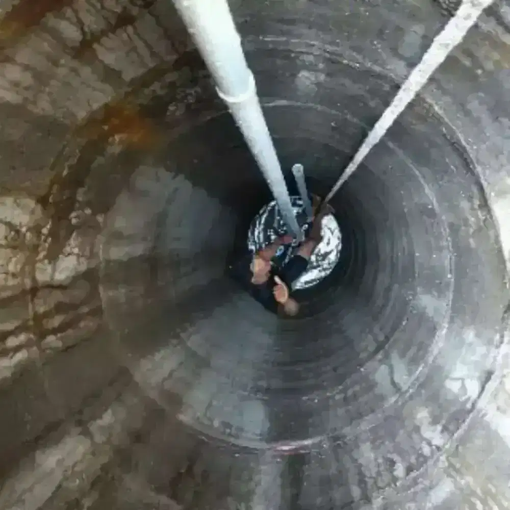 Sedot WC tinja saluran mampet sumur bor gali suntik service pompa air