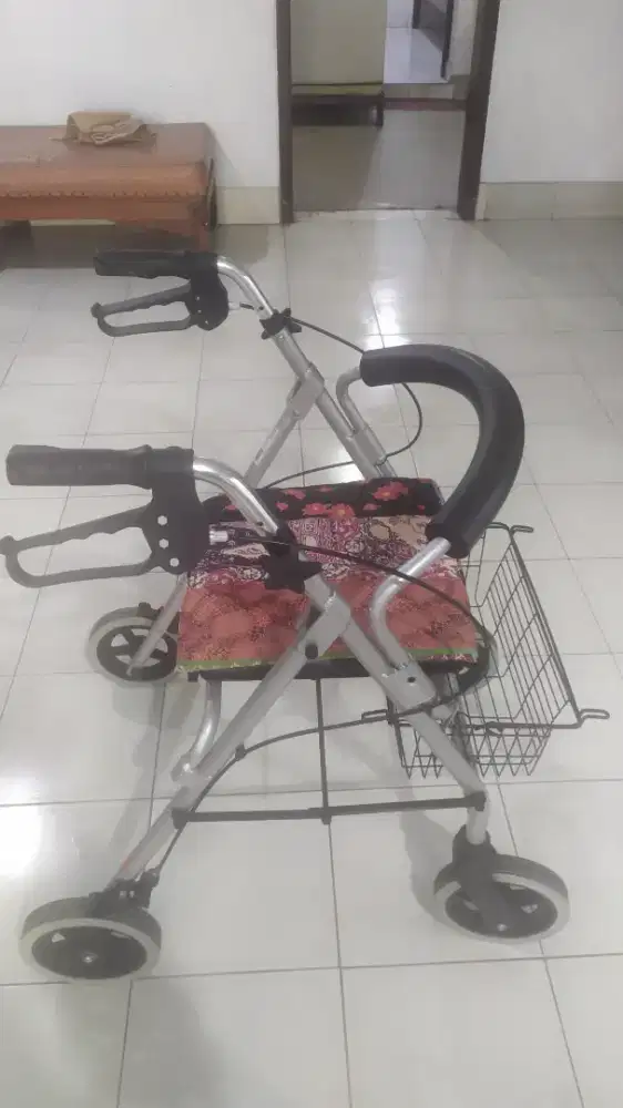 DIJUAL STROLLER PASIEN STROKE DAN SARAF KEJEPIT