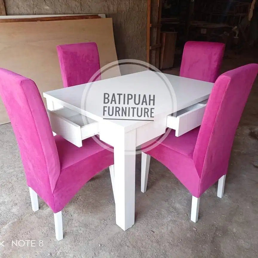 Meja makan minimalis duco dengan 4 laci + 4 kursi