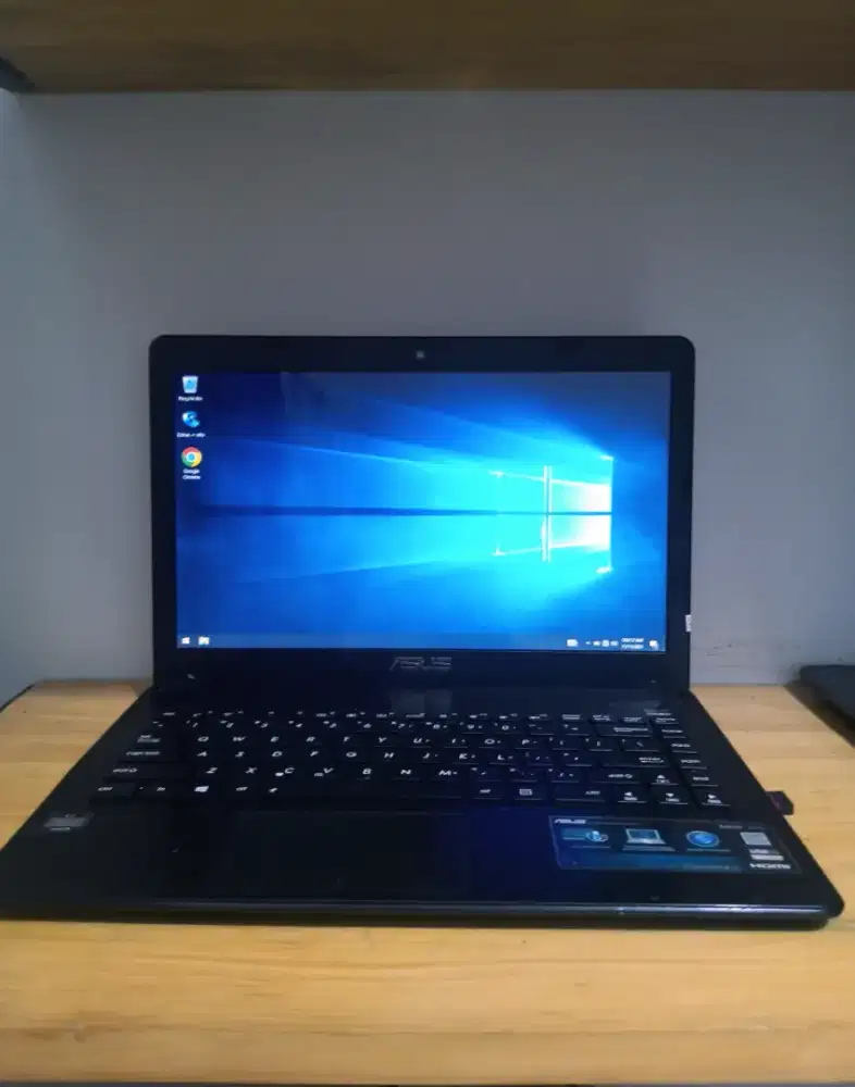 Asus X401 Amd C60 DDR 2GB HDD 320Gb 14 baterai 2 jam