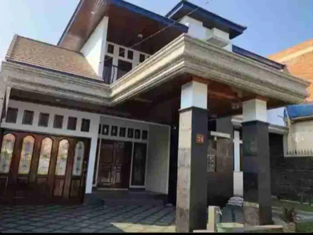 dijual rumah mewah 2 lantai di tuparev cirebon