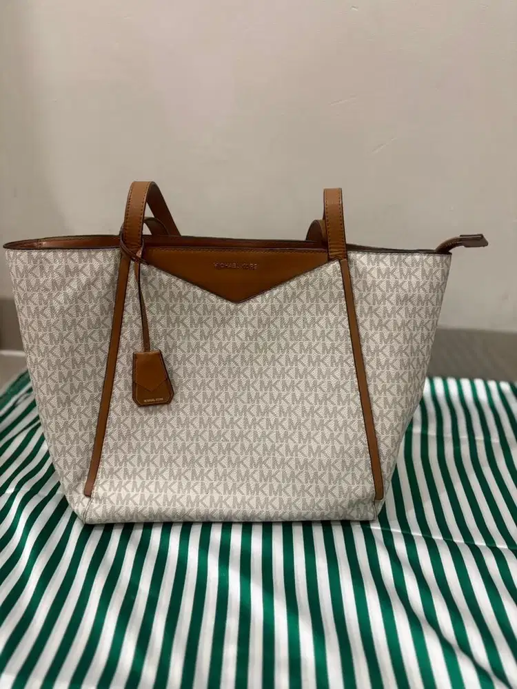 Preloved tas Michael Kors Whitney Large Logo Tote Bag.