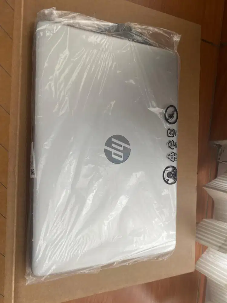 Laptop HP 14s-fq1135AU