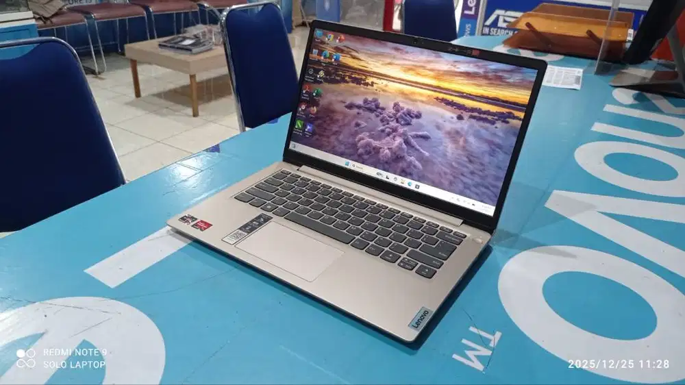 LENOVO IP 3 SLIM SERI BARU RYZEN 3-7320 RAM 8GB/SSD 512GB MULUS/SEGEL