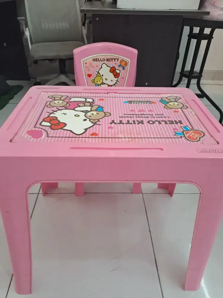 Set meja belajar anak perempuan