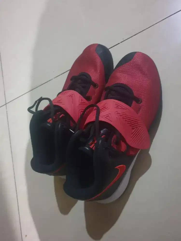 Dijual Sepatu Basket