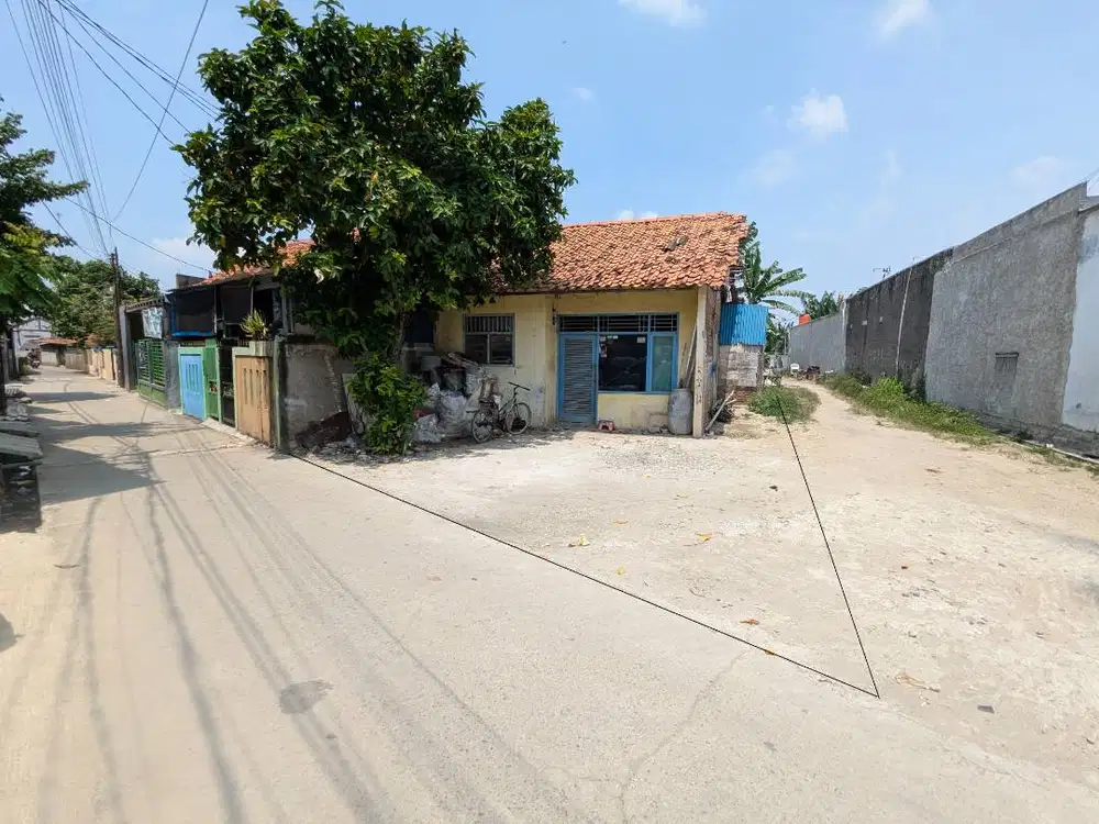 JUAL RUMAH TUA - BONUS BANGUNAN Lokasi Strategis