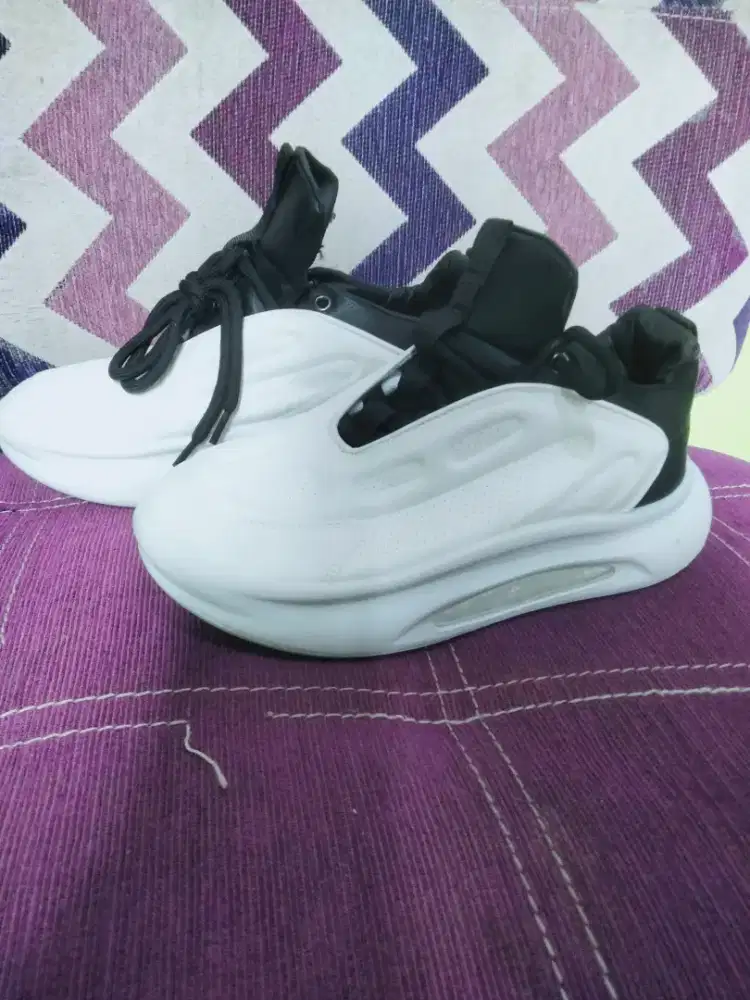 FOR SALE !! SEPATU SNEAKER/OLAHRAGA