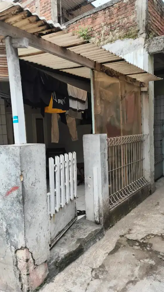 Dijual rumah SHM di gg Taruna 4 no 92 Bandung, dekat RS Santosa Kopo