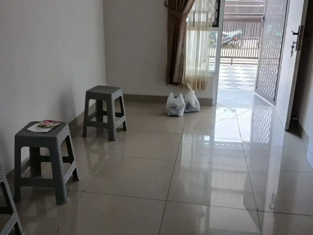 Dijual Rumah Siap Huni Nyaman Minimalis Lokasi Strategis di Taman Kopo Katapang Bandung