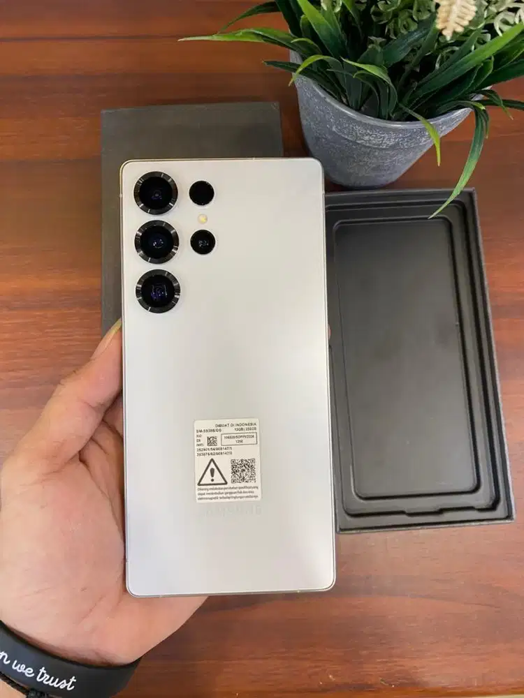 Samsung Galaxy S25 Ultra 12/256GB WhiteSilver Resmi Sein Indonesia