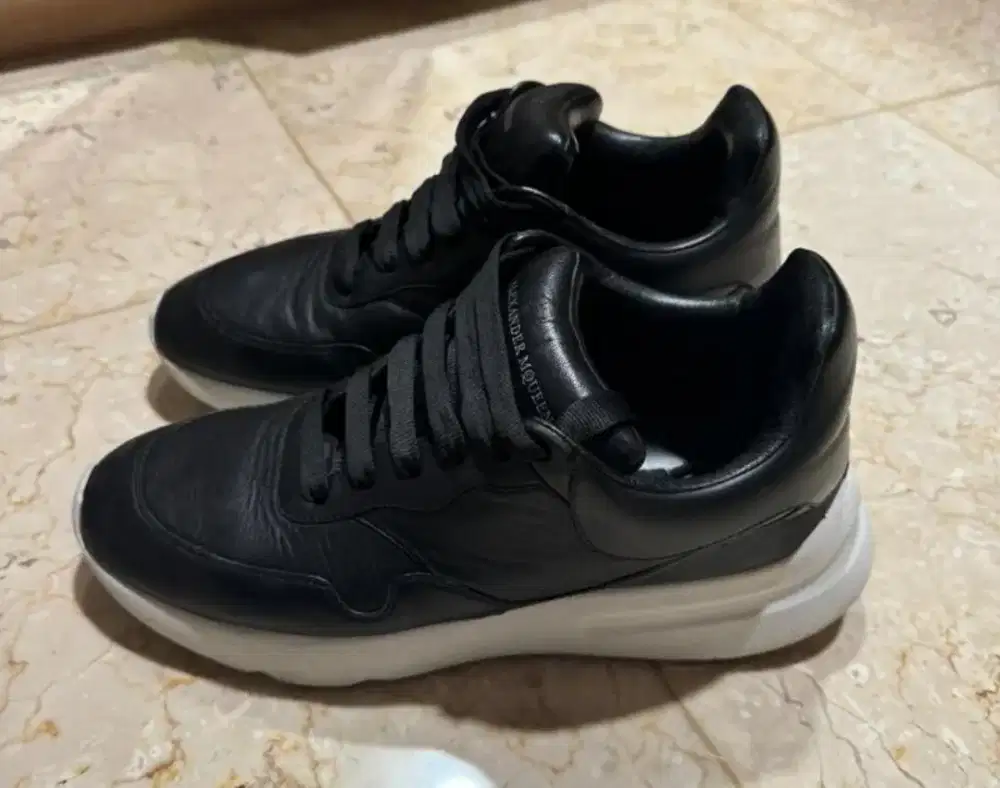 Alexander McQueen black leather shoes only di jamin 100% original