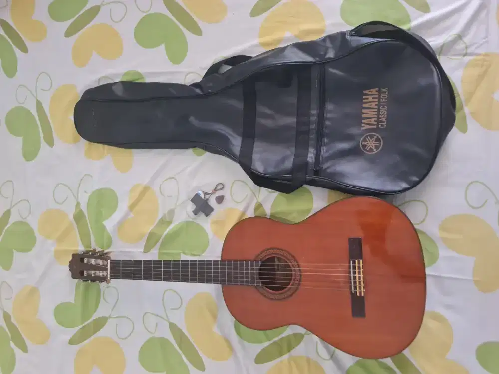 Gitar ORI Yamaha G225