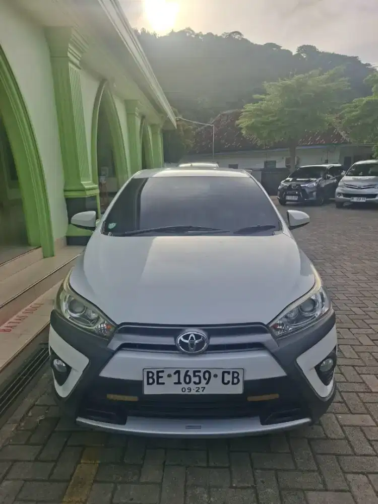 MOBIL YARIS 2017