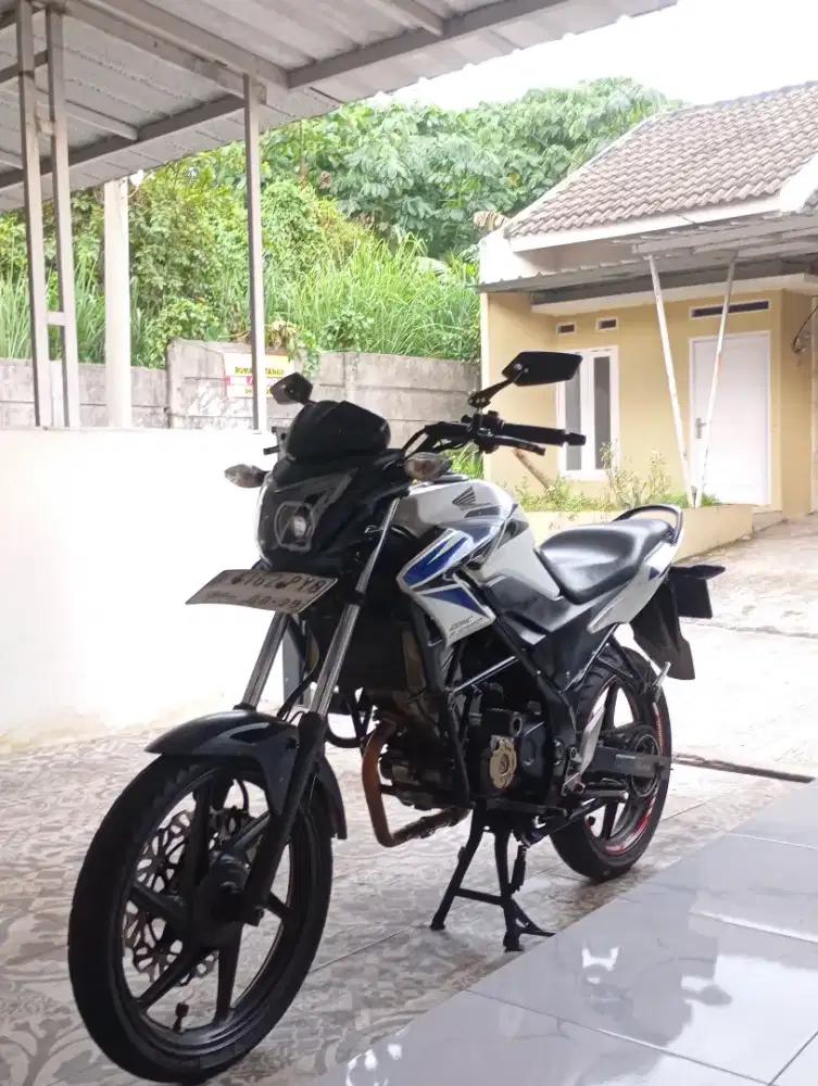 Dijual cepat Honda CB 150 R