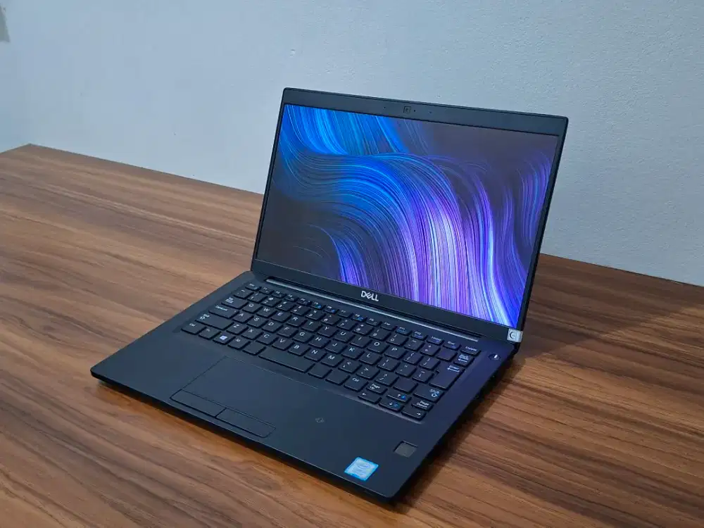 Dell 7390 Core i5 Gen 8 8/256 Layar Ips Fhd Mulus