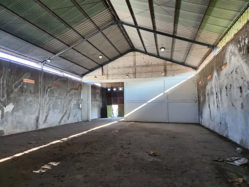 Bangunan Gudang Los. Jl. Dawar Blandong - Kedamean Tj. Dukuhan, Gresik